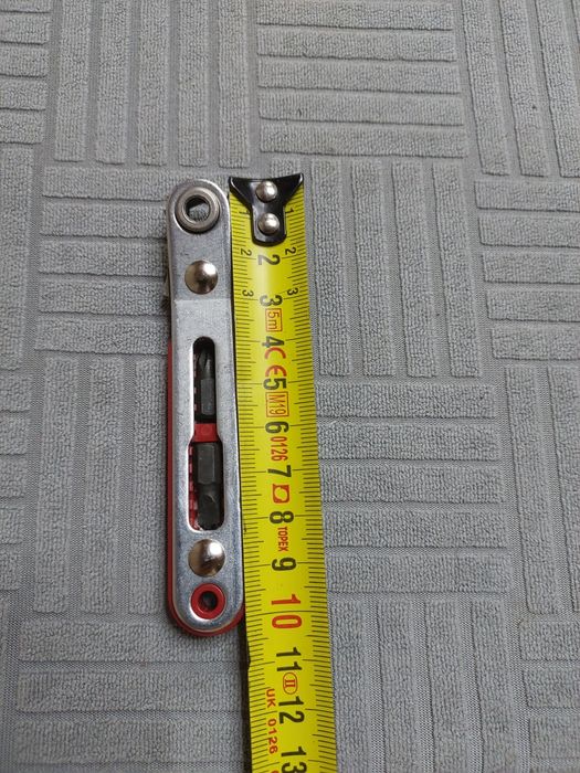 Тріскачка вигнута для викруткових наконечників