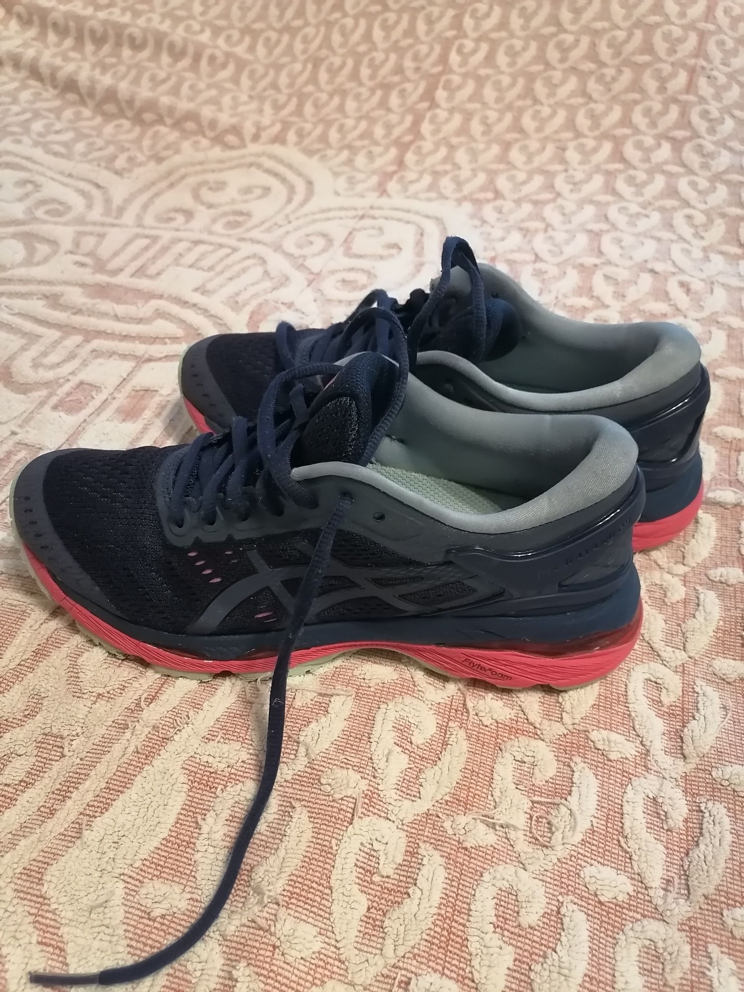 Asics gel cayano 24( устілка 23.5)