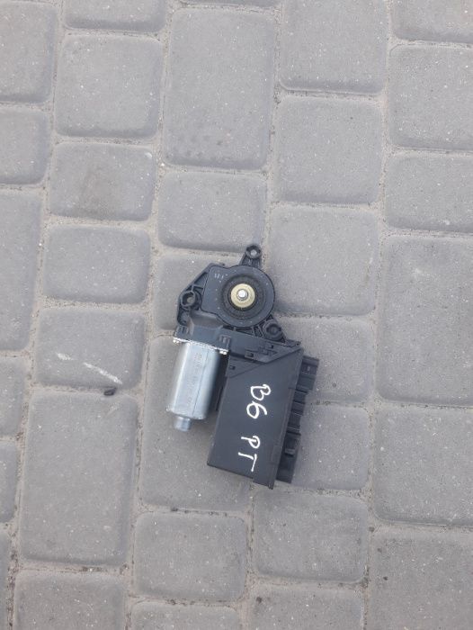 podnosnik szyby audi a4b6 z 2004r prawy tył