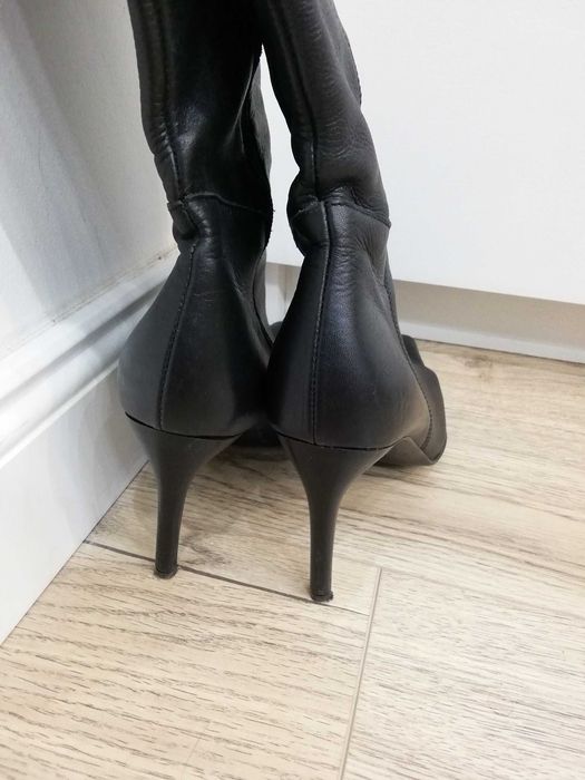 Skórzane kozaki czarne na wysokim obcasie rozm. 39