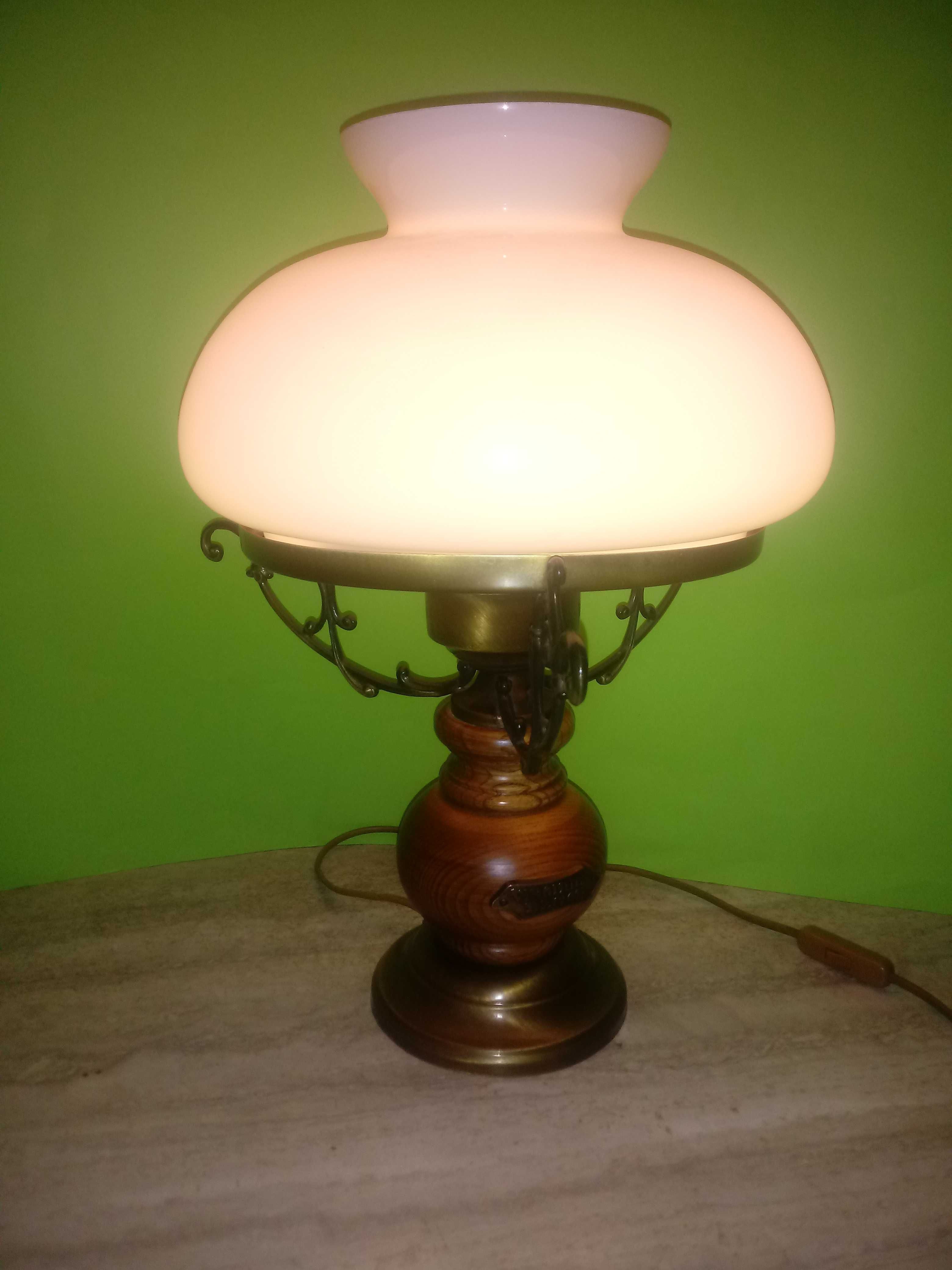 Stylowa lampa stołowa retro