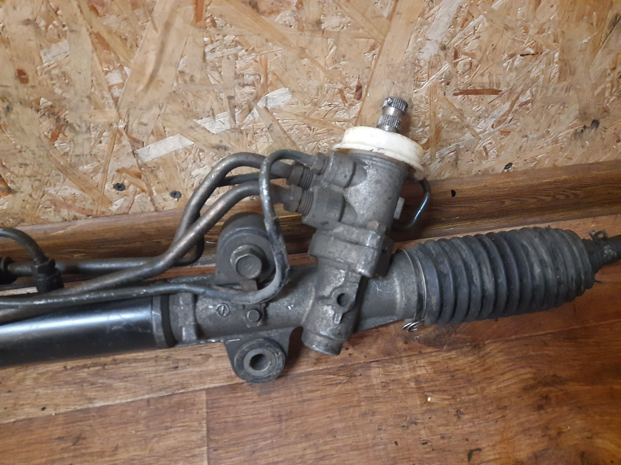Мазда 323 Mazda 323 Рульова рейка 2300764  BJ 6 1998-2004