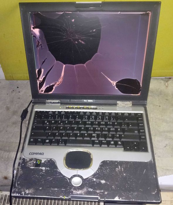 laptop Compaq N800V