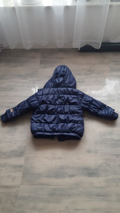 Kurtka zimowa w rozmiarze 86/92