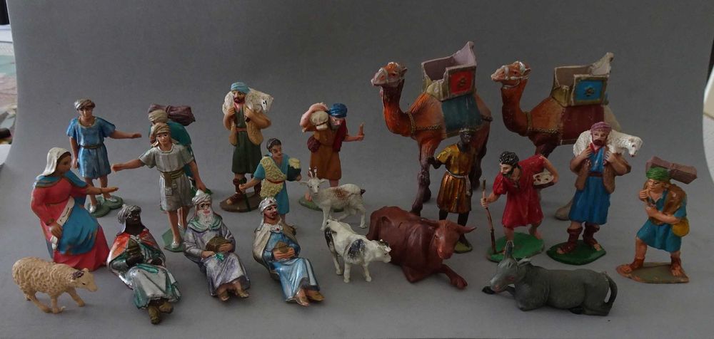 Antigas figuras de presépio
