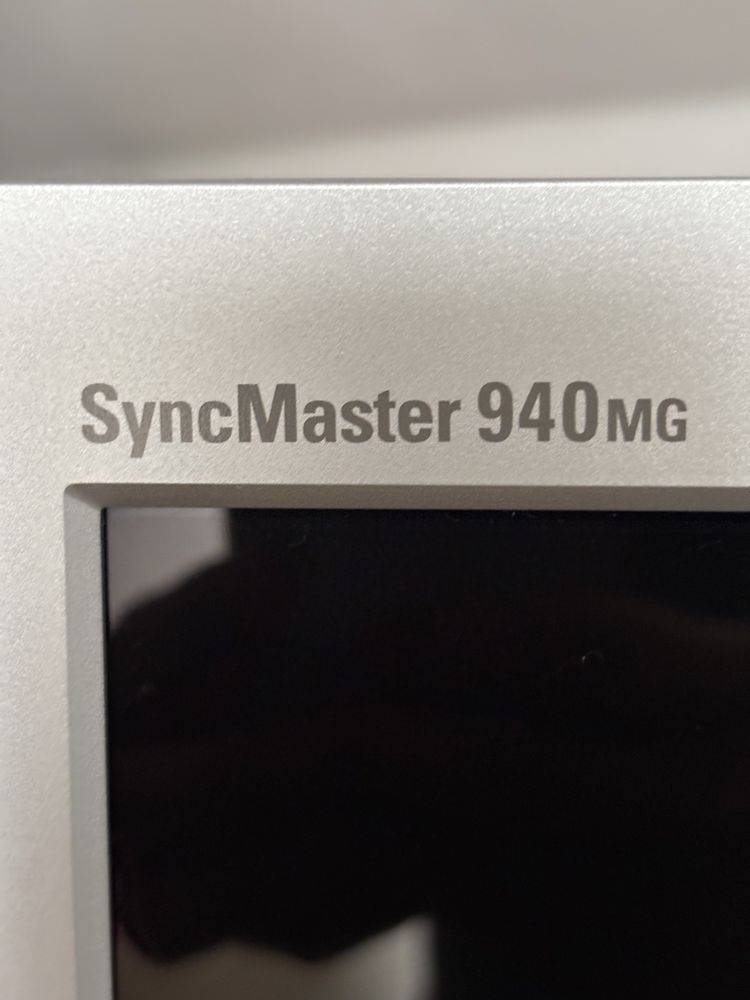 Monitor Samsung syncmaster 940mg