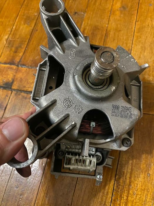 Мотор пральної машини БОШ