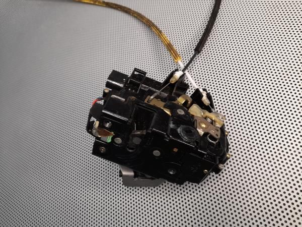 Fechadura / fecho porta trás direito AUDI Allroad (4BH, C5)