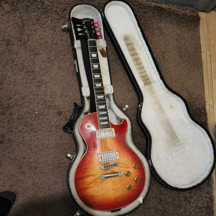 продаєтся гітара гібсон. америка