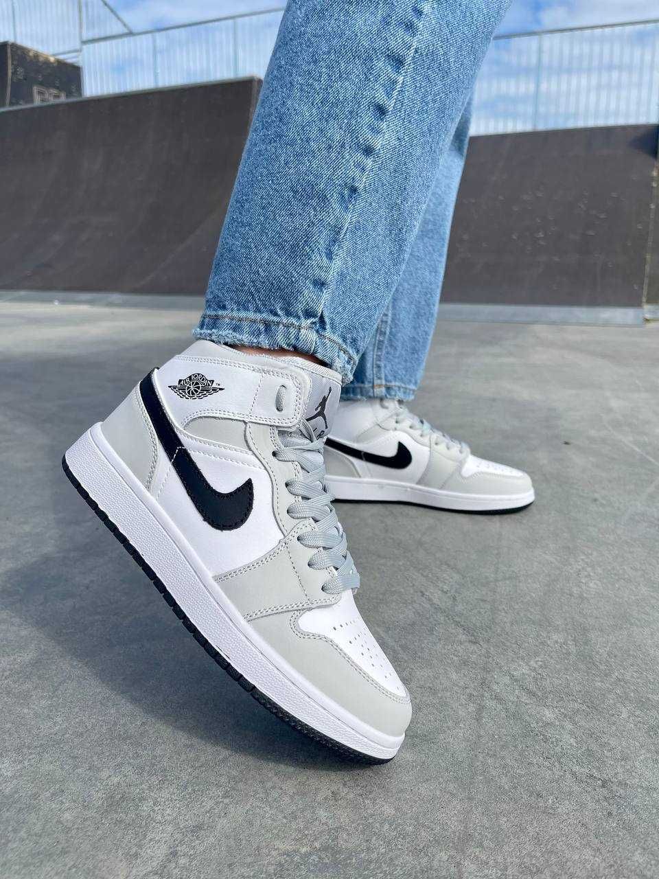 АКЦІЯ! Жіночі кросівки Nike Jordan 1 Retro Mid  ‘Grey White’ (36 р.)