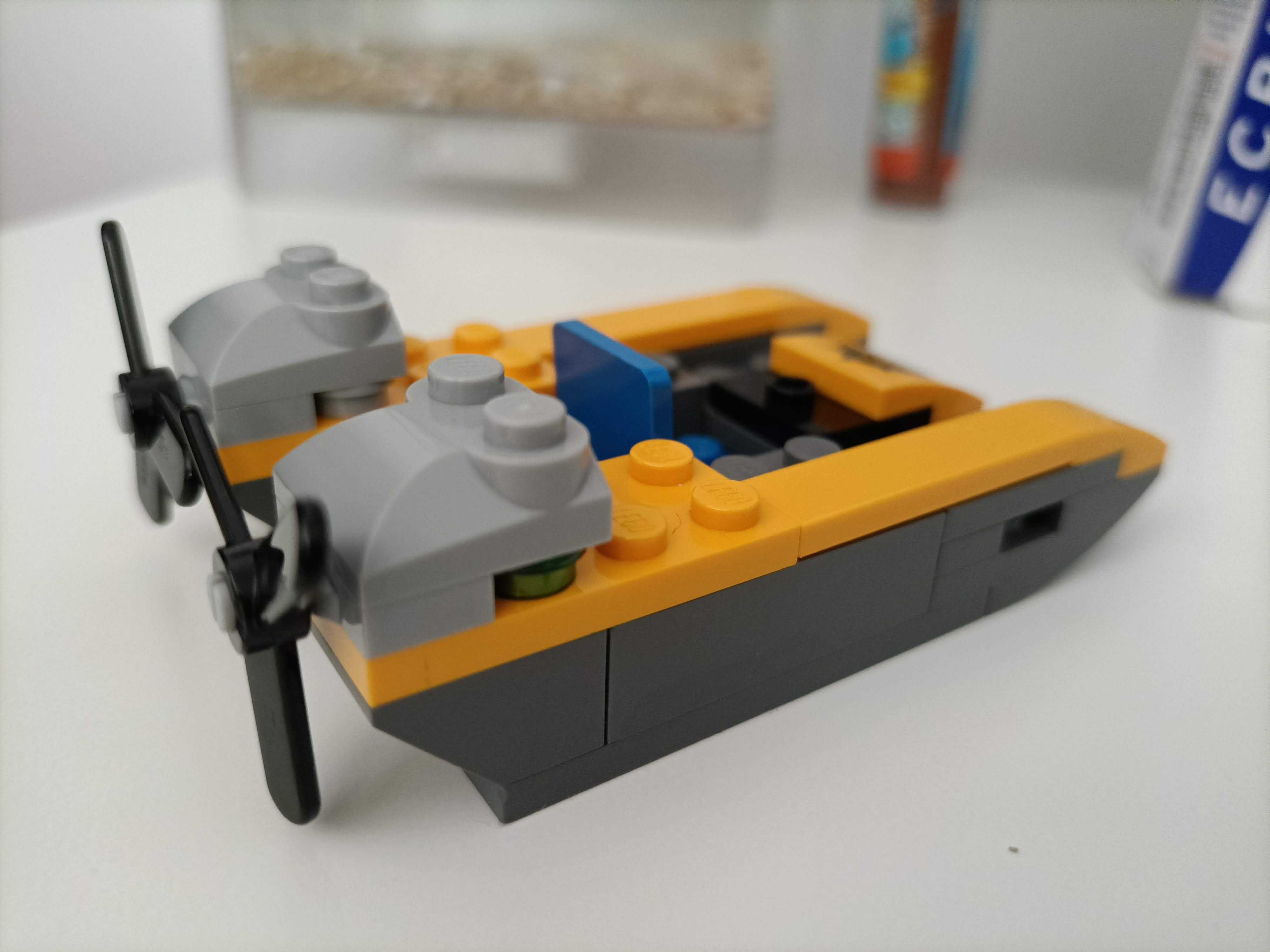 Lego City Barco rápido