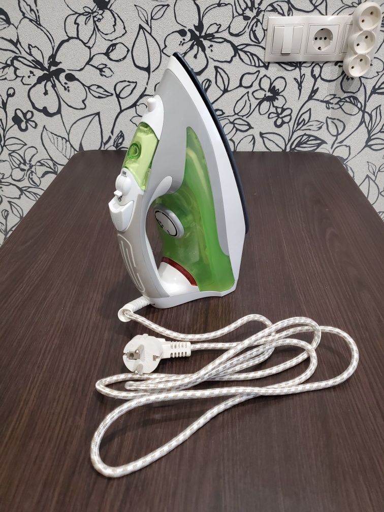 Продам новый Утюг фирмы "Маэстро".