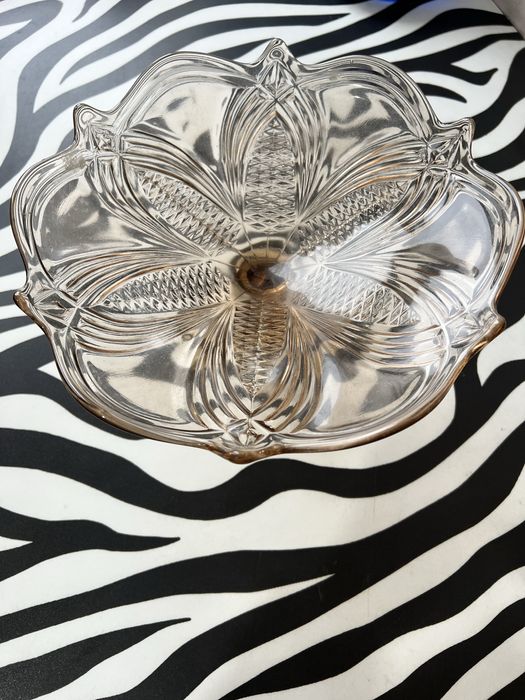 Фруктовниця на ніжці