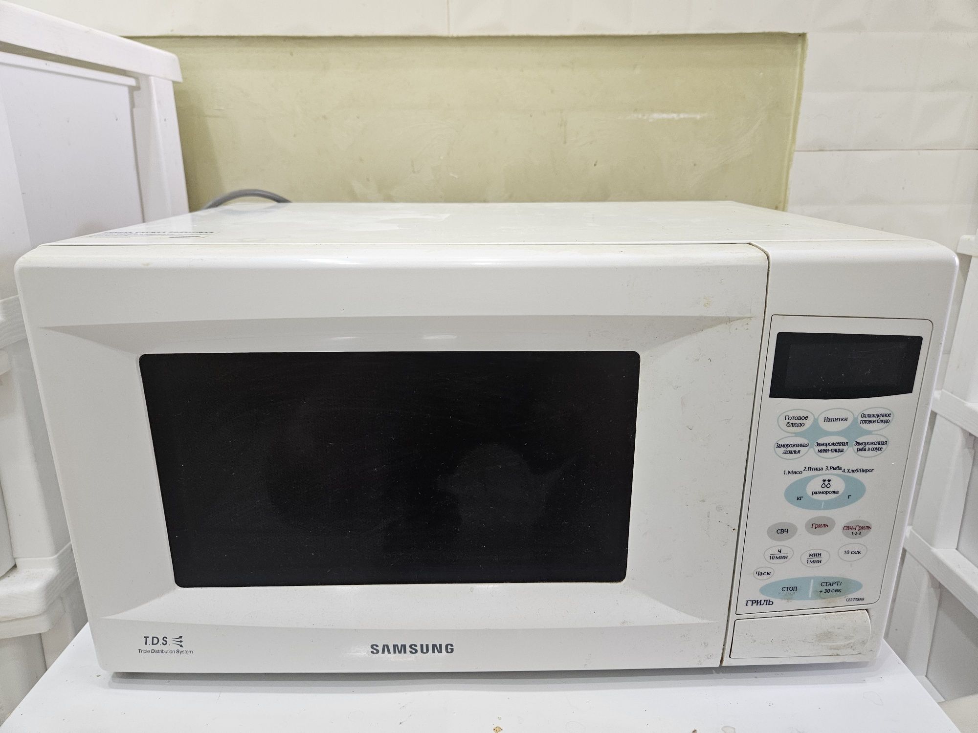 СРОЧНО продам микроволновую печь Samsung