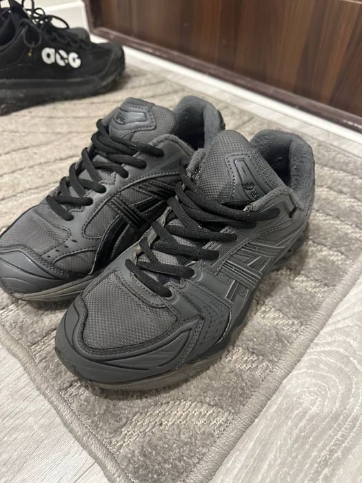 Кросівки asics , як нові !