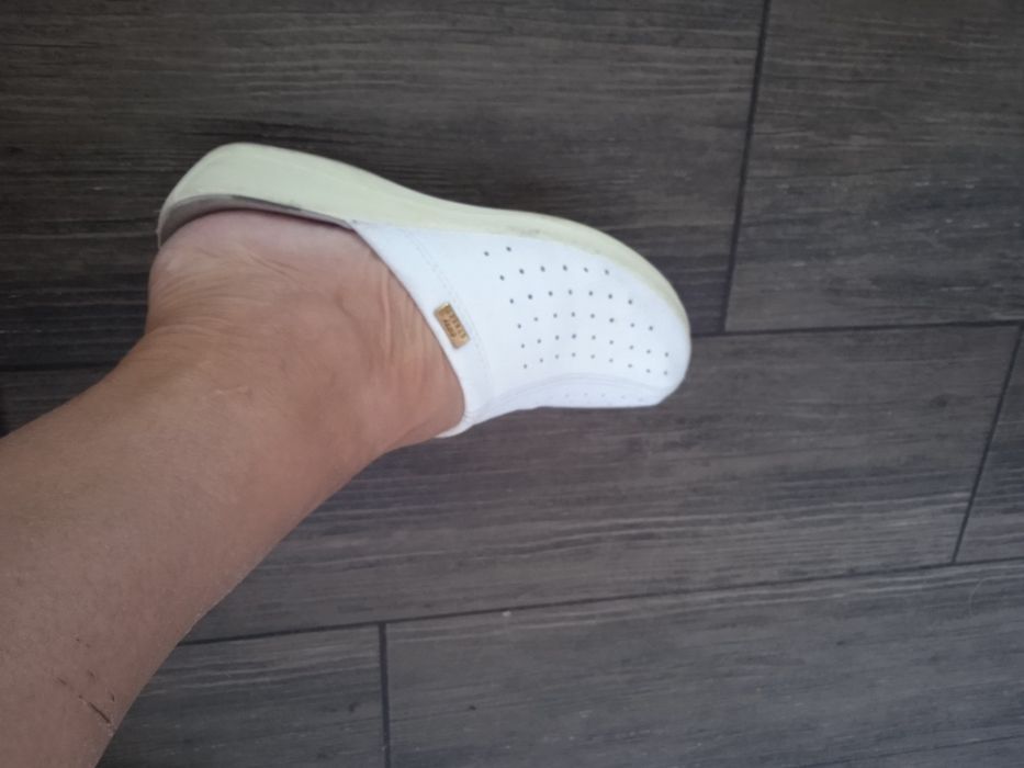 Сабо женские кожаные бело- молочные