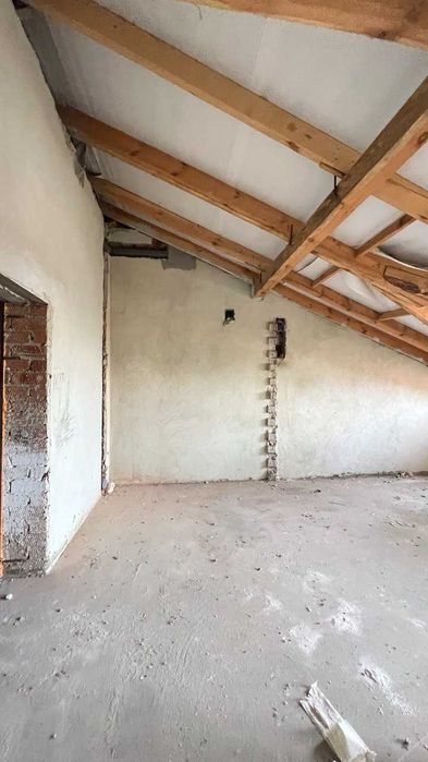 Продаж затишної мансарди в історичнійЖовкві!58 м² | 6 поверх С.Петлюри