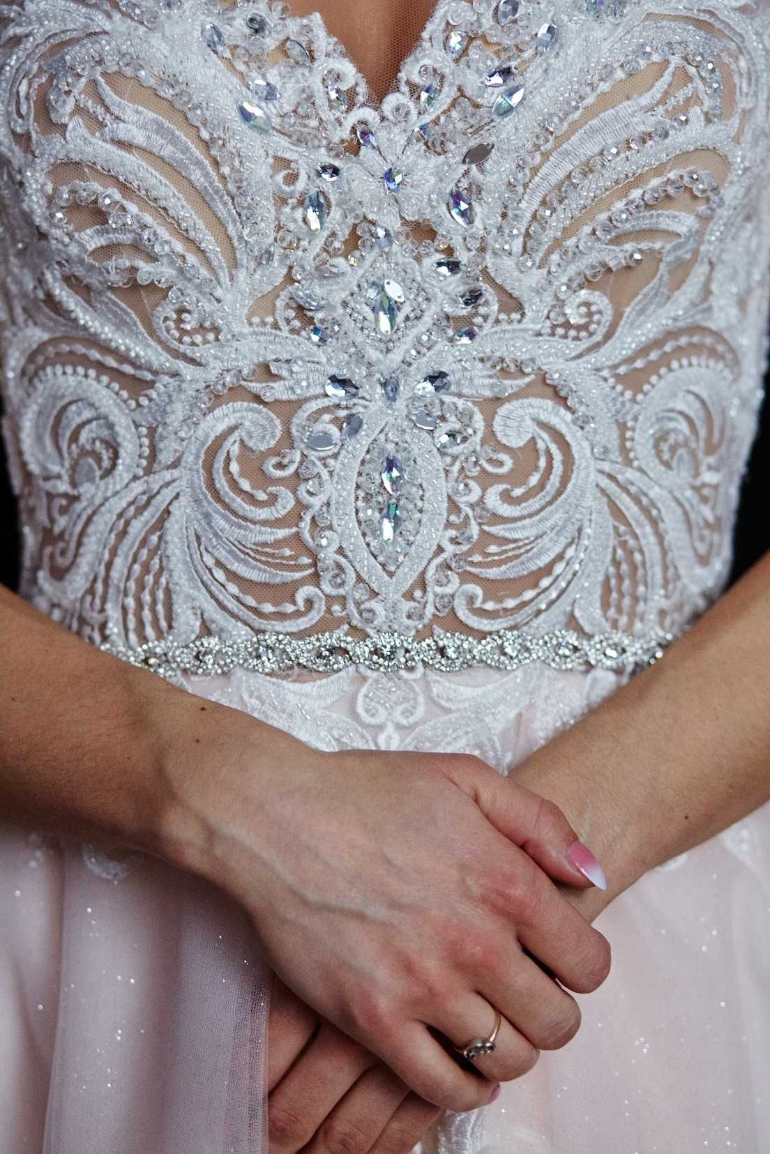 Suknia Ślubna 36 zdobiona kryształkami Swarovski koło pudrowy róż