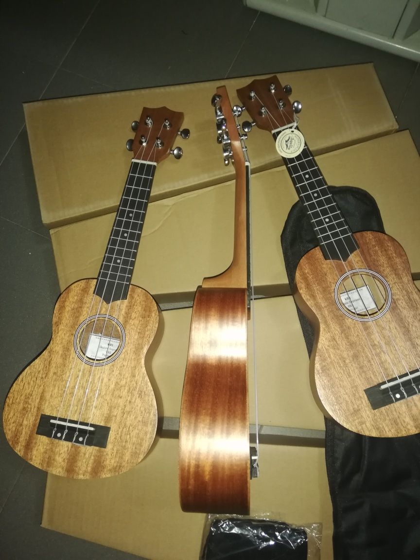 Ukulele soprano novo