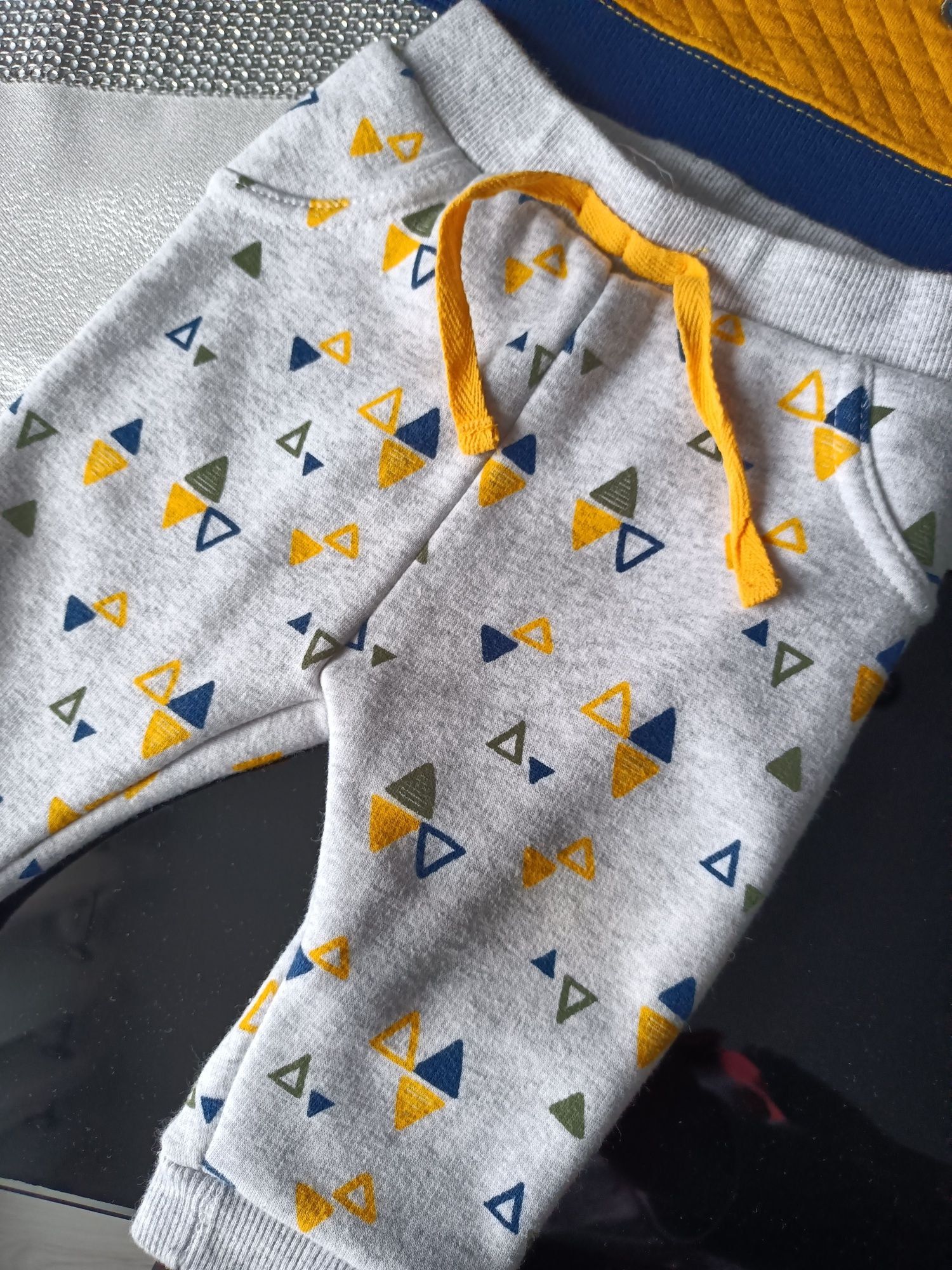 Sweterek plus spodnie niemowlęce