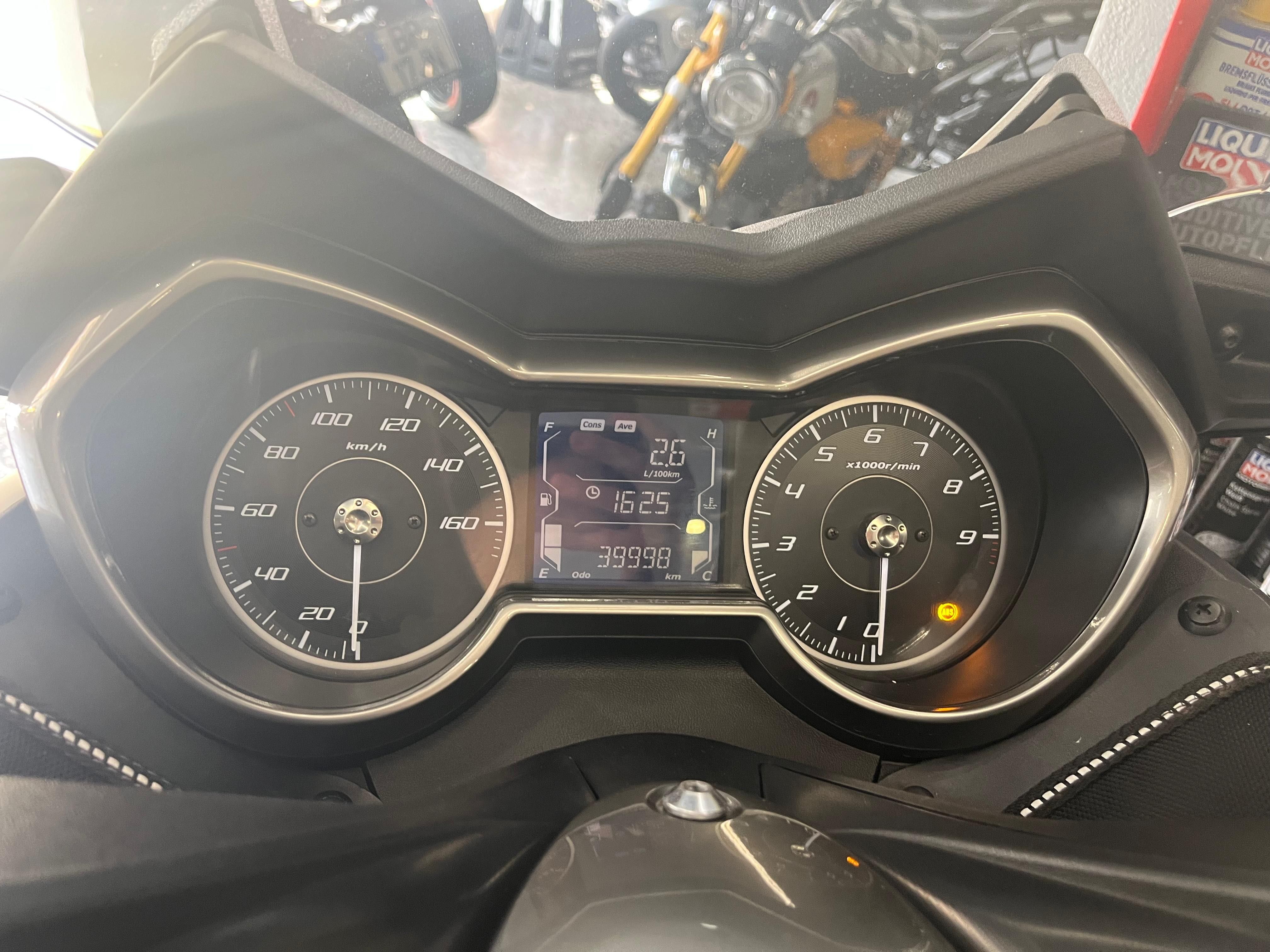 Yamaha X MAX de 2022 em Óptimo estado com Extras
