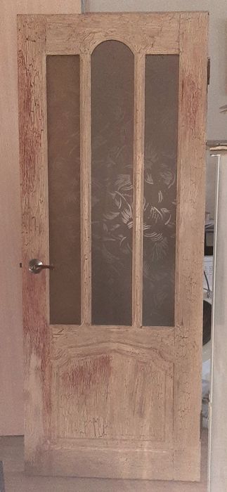 Дверь (идеальное состояние) дерево (коробка,наличник,ручка,петли)