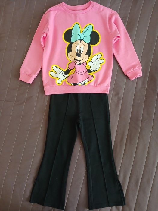 Новий костюмчик для дівчинки