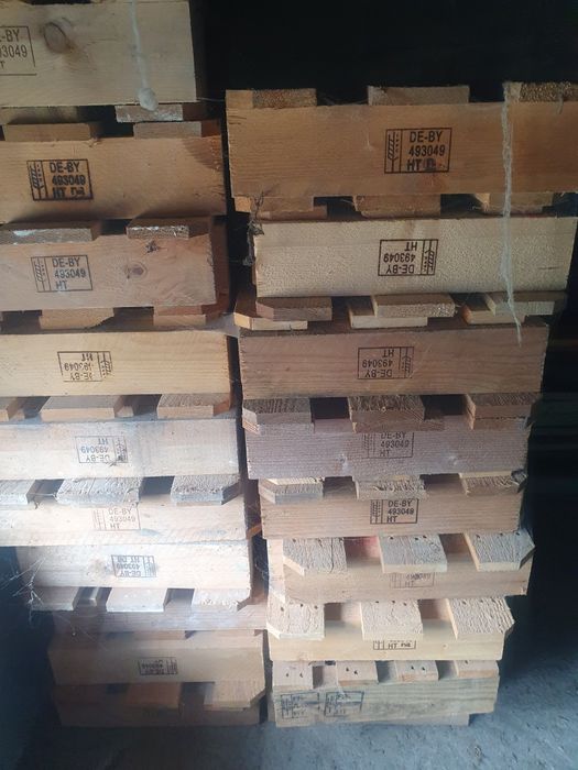 Małe palety 80x40 stan bdb około 40 sztuk