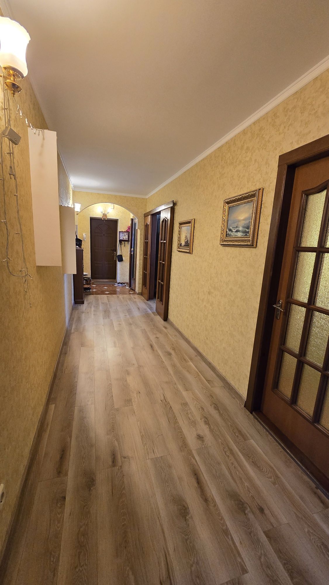 Продаж 3 кімнатна  квартира Проспект Центральний,  закритий двір