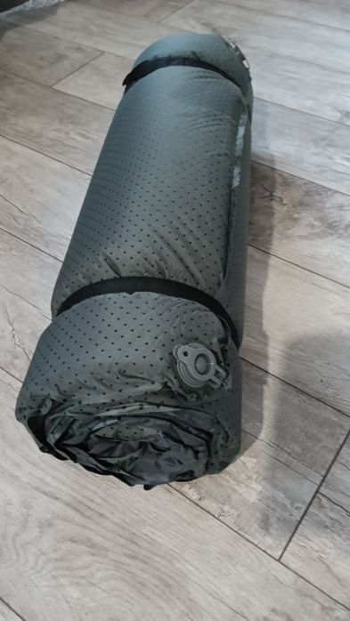 Materac samopompująca