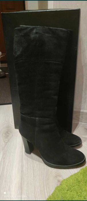 Продам жіночі зимові чоботи р.40