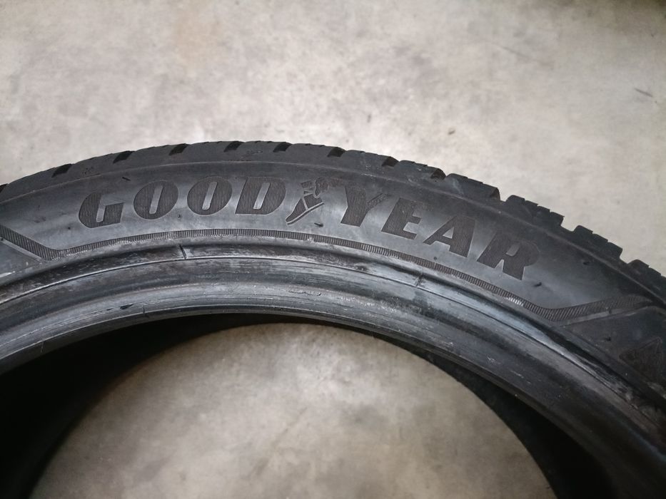 Goodyear Ultragrip Performance+ 245/40R19  99W