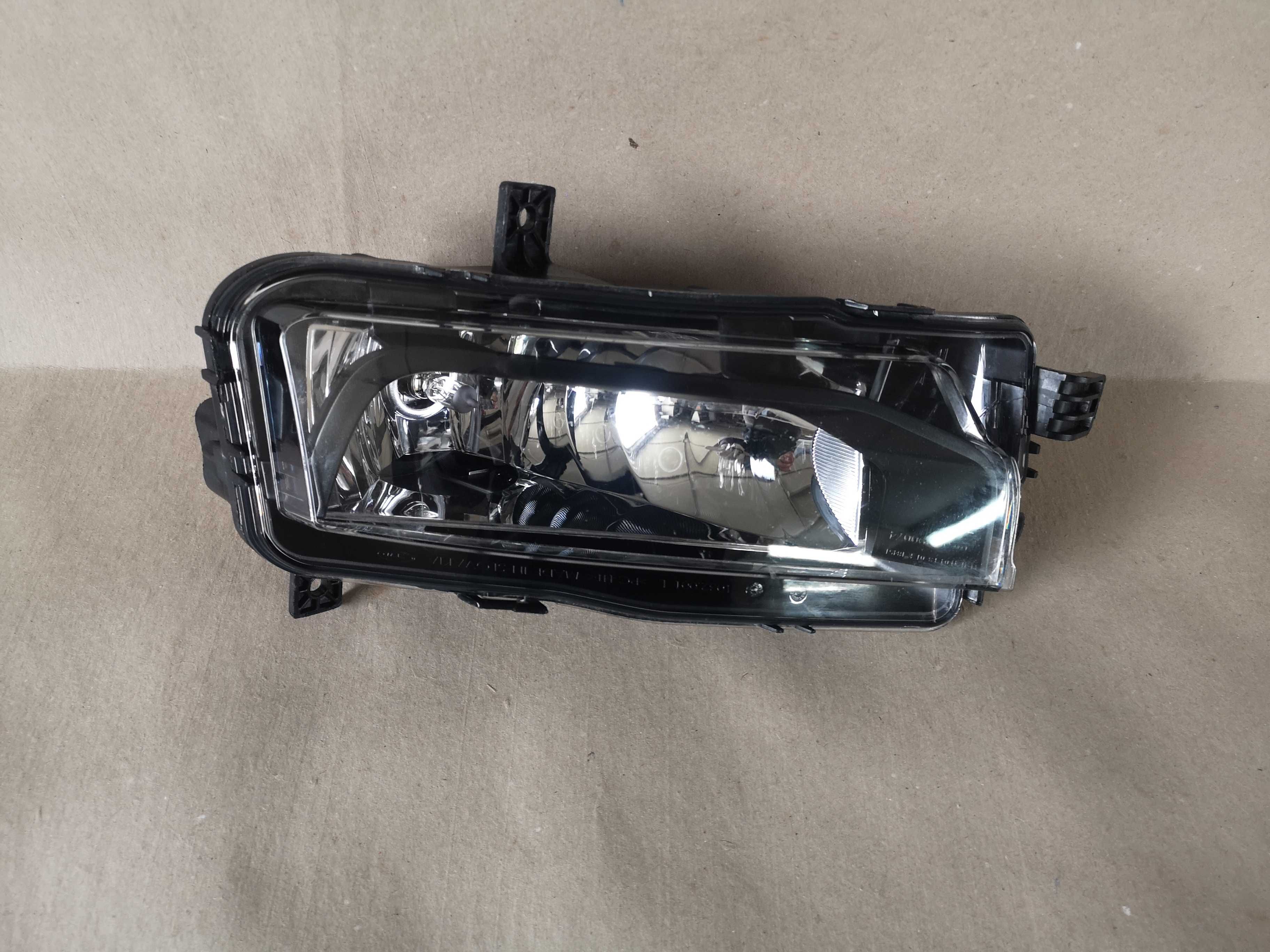 15+ Vw Caddy lift halogen lewy zderzak przód volkswagen