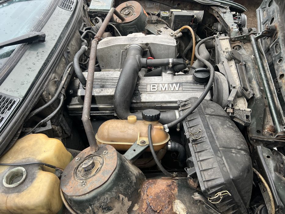Разборка БМВ 3 30 2.4 Disel 87 рік запчястини в гарному стані