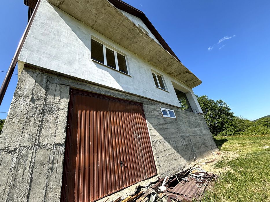 Будинок в Карпатах 180м2 + 0,2га + 20 км до Коломиї