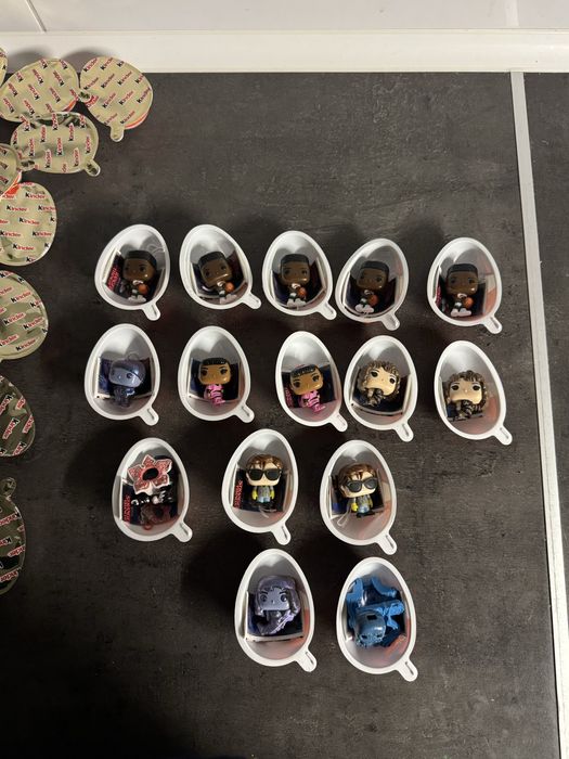 Фігурки Kinder Joy Дивні дива, Очень странные дела