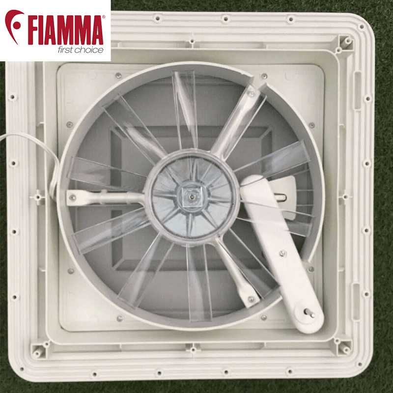 Clarabóia FIAMMA TurboVent 12V 40x40cm para Autocaravana ou Caravana