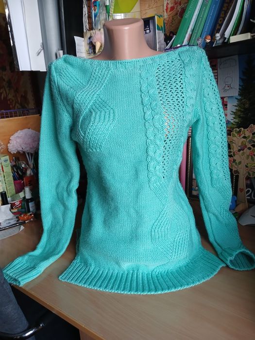 Свитер новий р.42-46