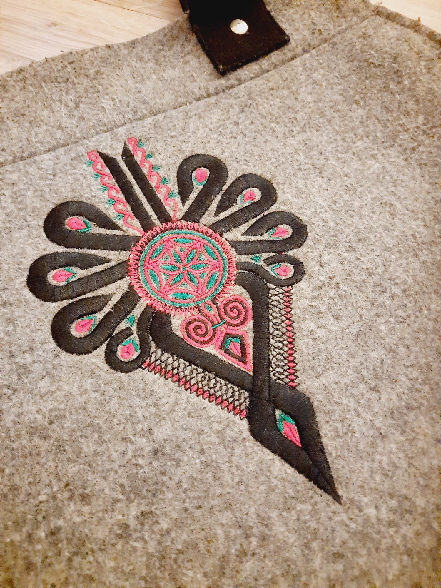 Torebka filcowa folk