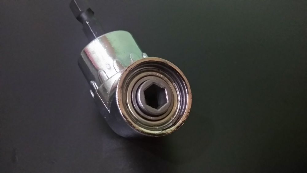 Угловой адаптер насадка угловая на шуруповерт-дрель (+бита)