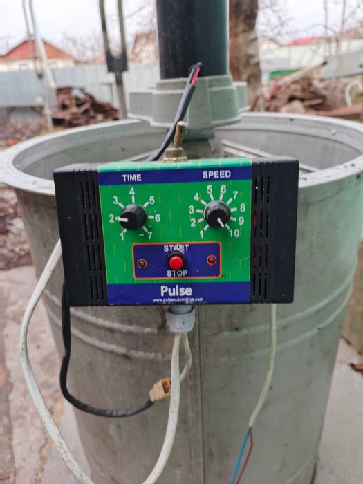 Продам 3-х рамочну медогонку з електроприводом