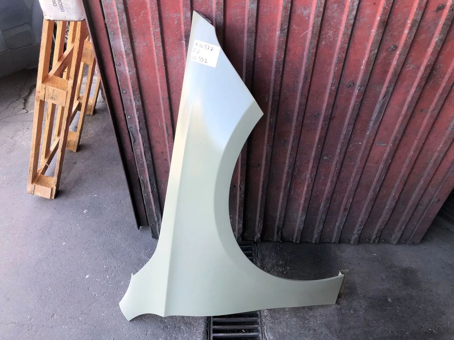 MERCEDES A W177 GUARDA LAMAS DIREITO - GL102