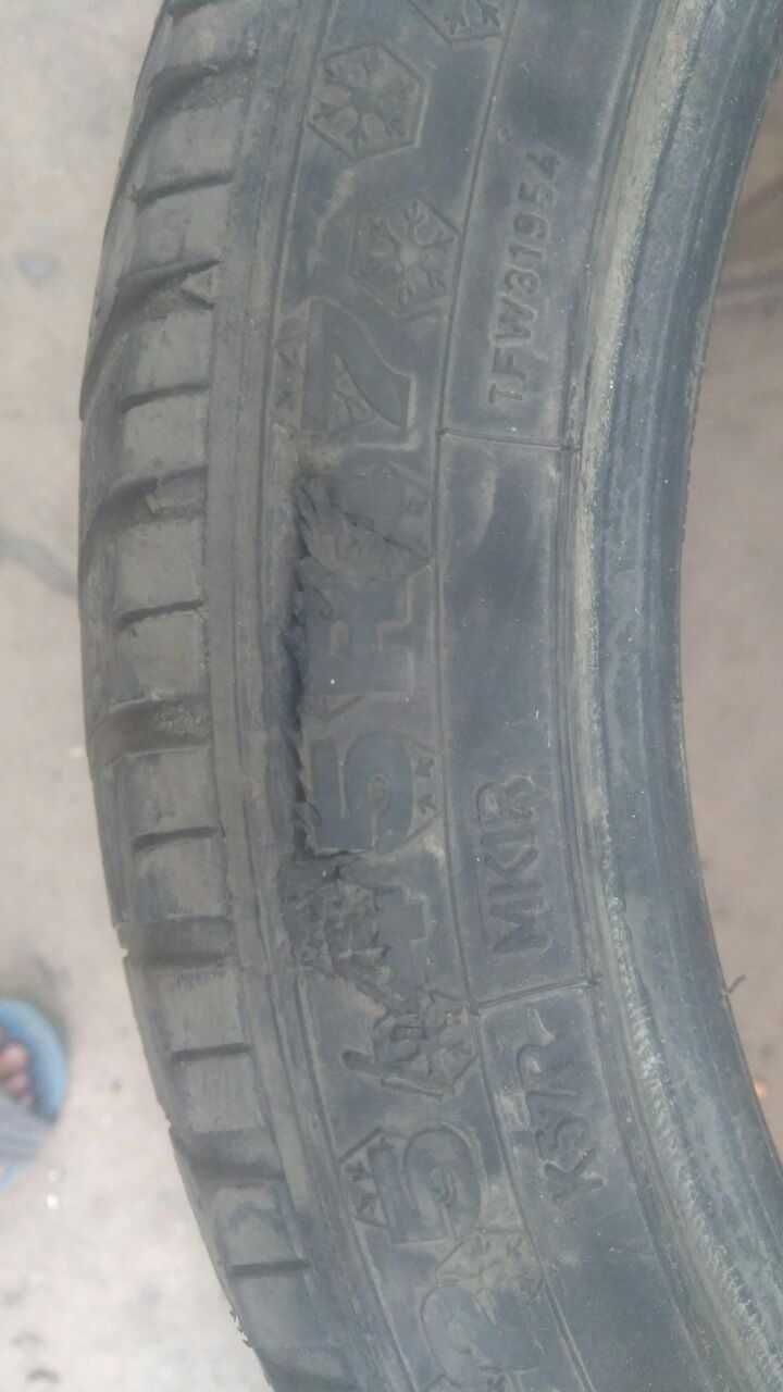 Продам резину зимову 225х45х17