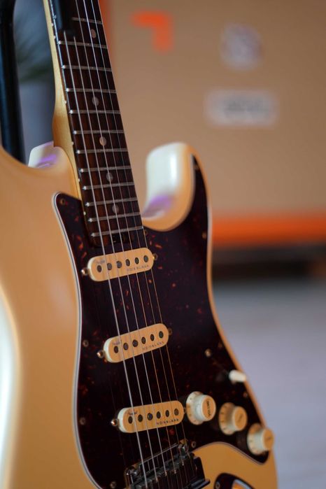 Fender Elite Olympic Pearl Stratocaster (2017) + Case