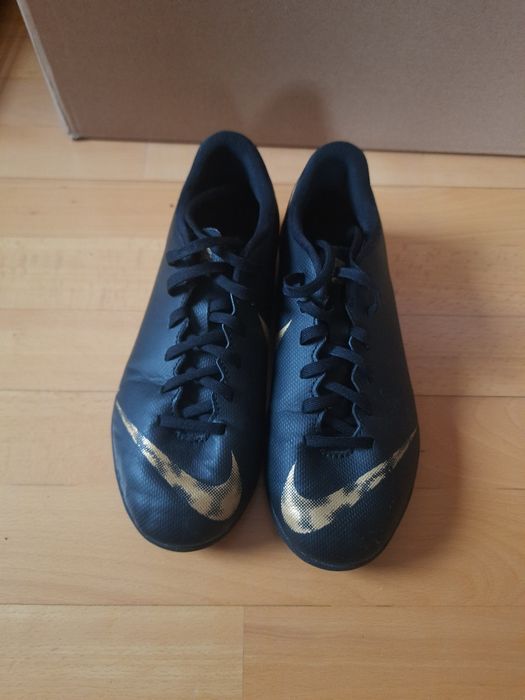 Бутсы Nike, футзалки, сороконожки 36,5 размер