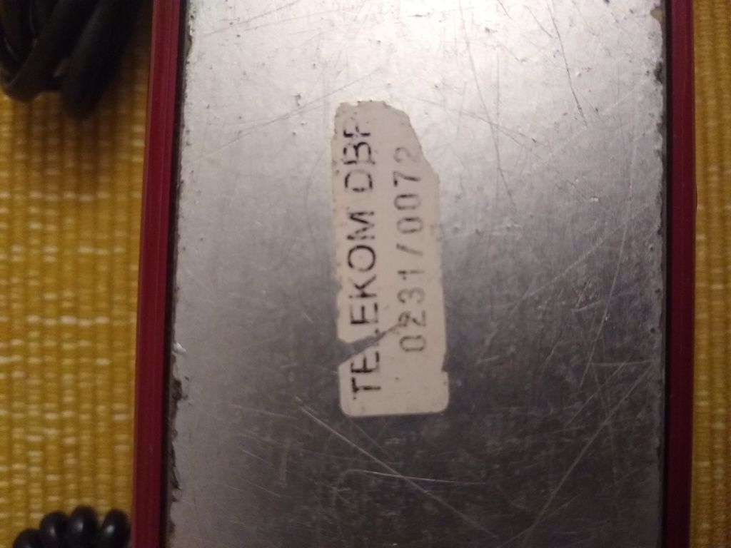 Telefony stacjonarne.