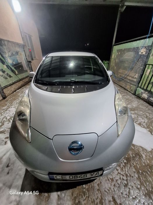 Продам Nissan leaf