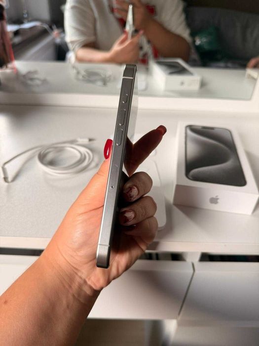 IPhone 15 PRO 128GB / Zadbany / Jak nowy / Tytanowa Biel / 91% baterii