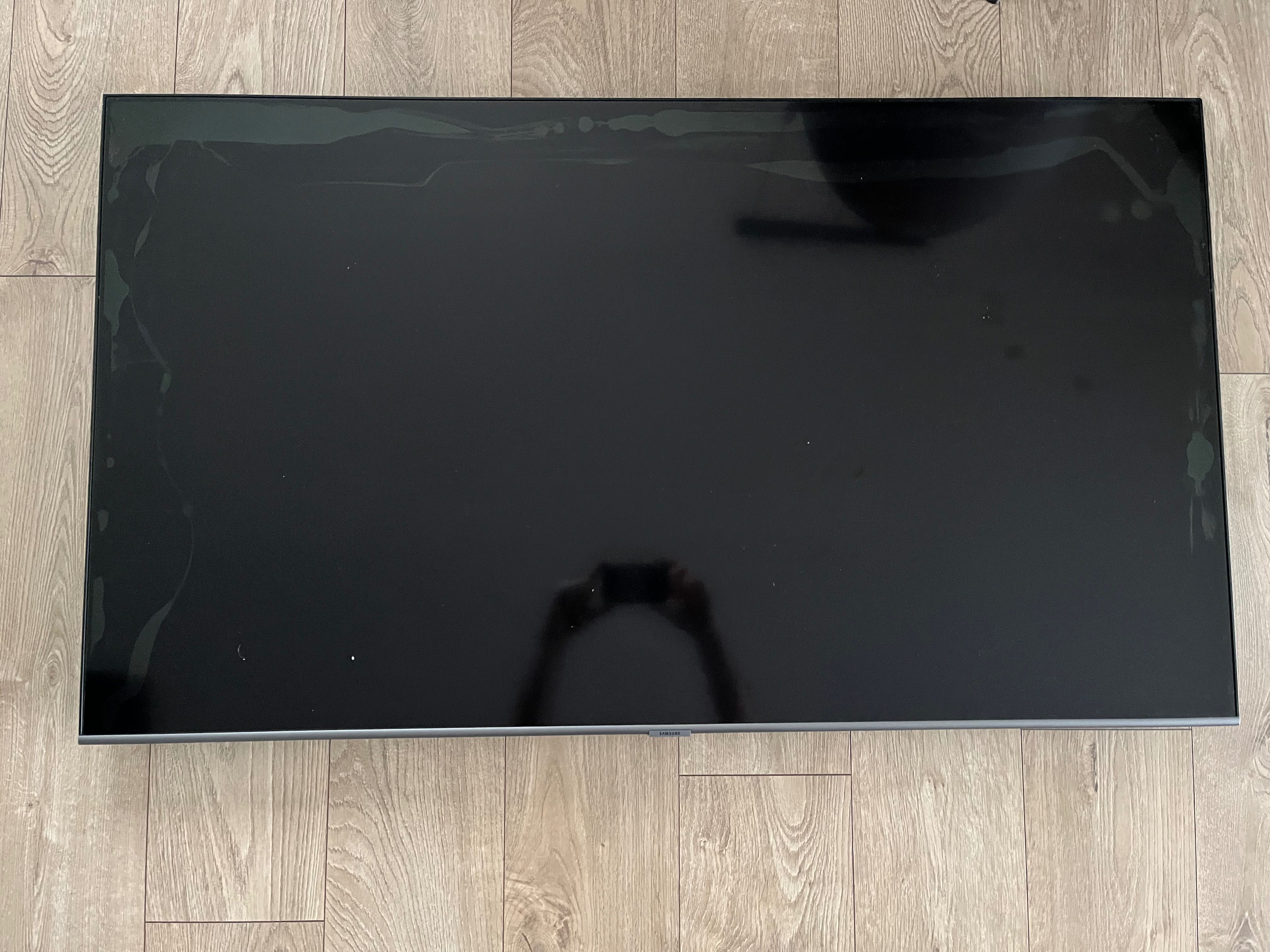 Uszkodzona matryca tv Samsung model QE55Q74TATXXM