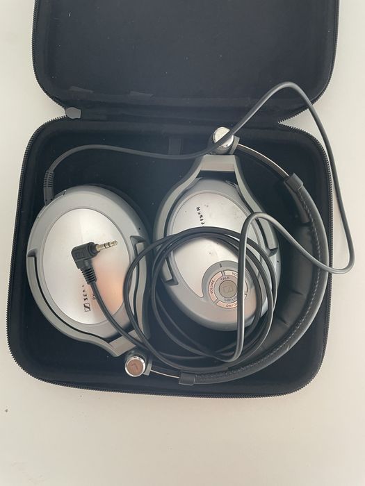Sennheiser PXC 250.